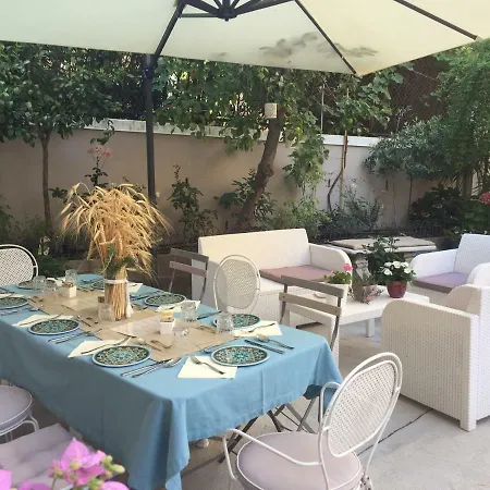 Residenza Elisa לינה וארוחת בוקר 4*