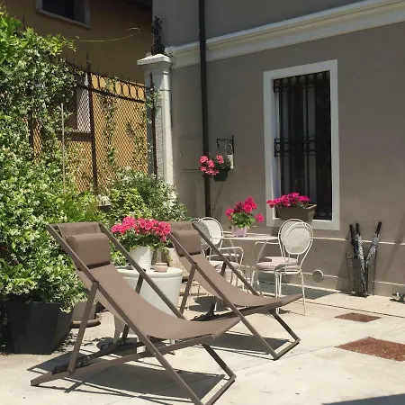 לינה וארוחת בוקר Residenza Elisa 4*